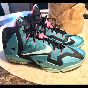 Nike Labron James Flywire XI Men’s Sneakers